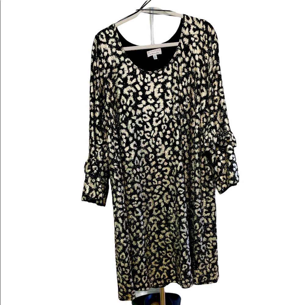 Signature By RobbieBee size 2X black & gold dress